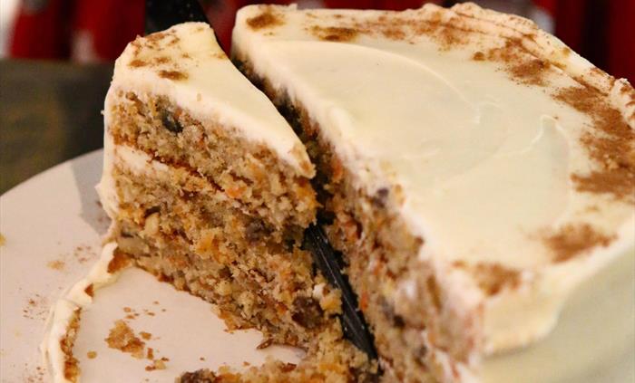 Stiwdio 3's famous carrot cake